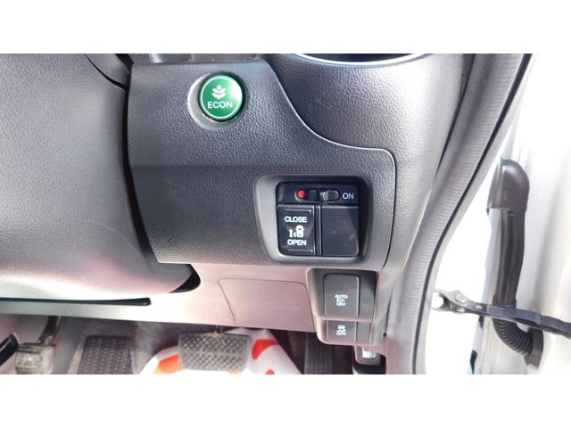 HONDA N BOX CUSTOM 2015 Image 31