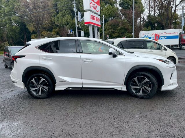 TOYOTA LEXUS NX300H 2019 Image 31
