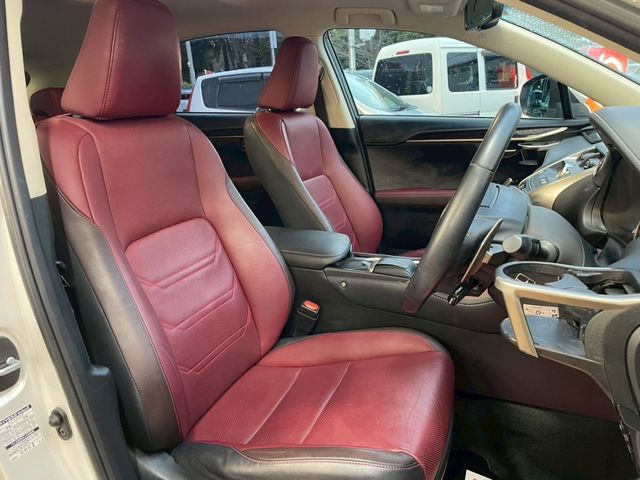 TOYOTA LEXUS NX300H 2019 Image 31