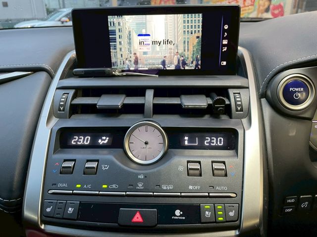 TOYOTA LEXUS NX300H 2019 Image 31