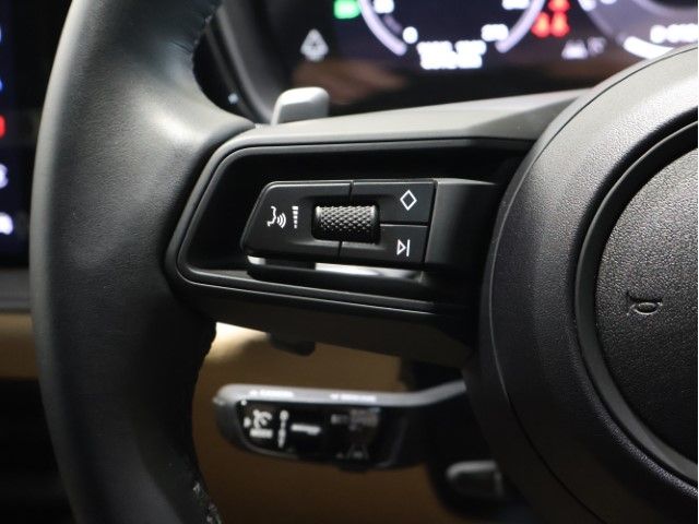 PORSCHE CAYENNE COUP 2024 Image 31