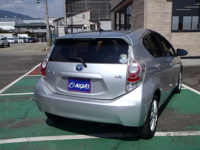 TOYOTA AQUA 2013 Image 31