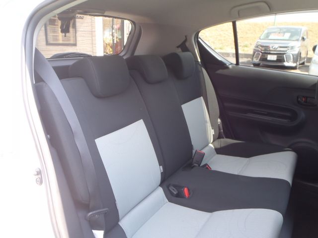 TOYOTA AQUA 2013 Image 31