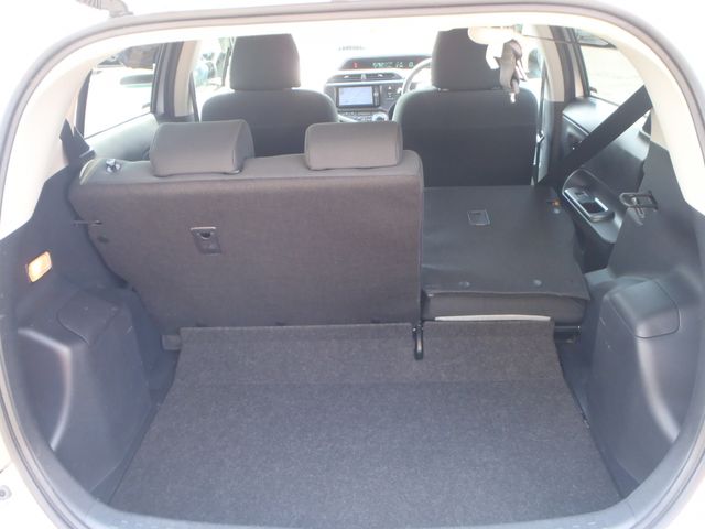 TOYOTA AQUA 2013 Image 31