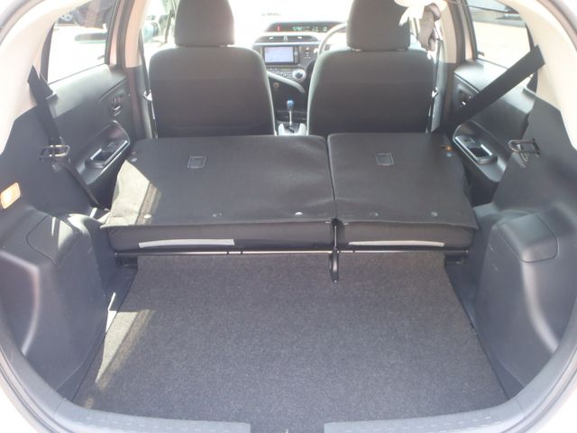 TOYOTA AQUA 2013 Image 31