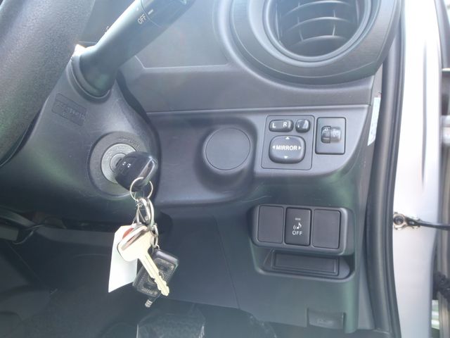 TOYOTA AQUA 2013 Image 31