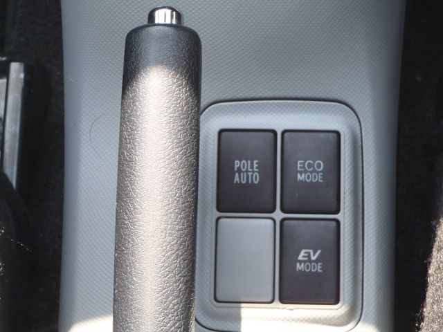 TOYOTA AQUA 2013 Image 31