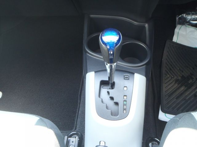 TOYOTA AQUA 2013 Image 31