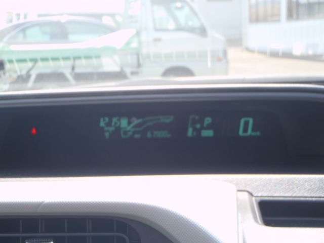 TOYOTA AQUA 2013 Image 31