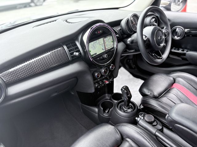 BMW MINI COOPER S 5DOOR 2019 Image 31
