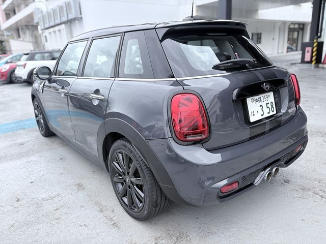 BMW MINI COOPER S 5DOOR 2019 Image 31