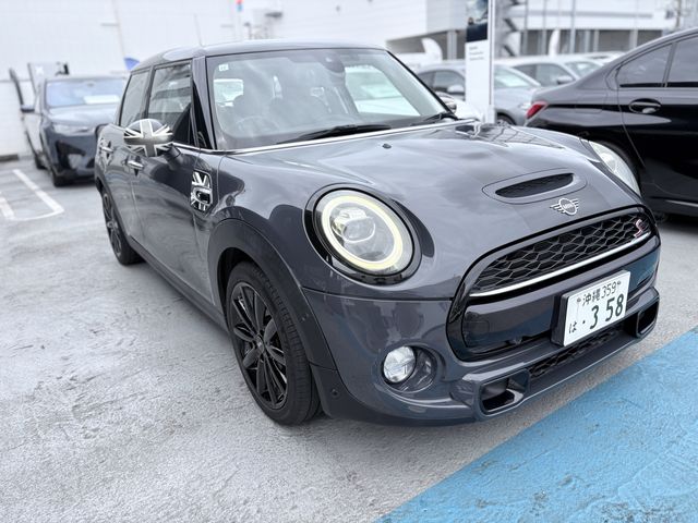 BMW MINI COOPER S 5DOOR 2019 Image 31