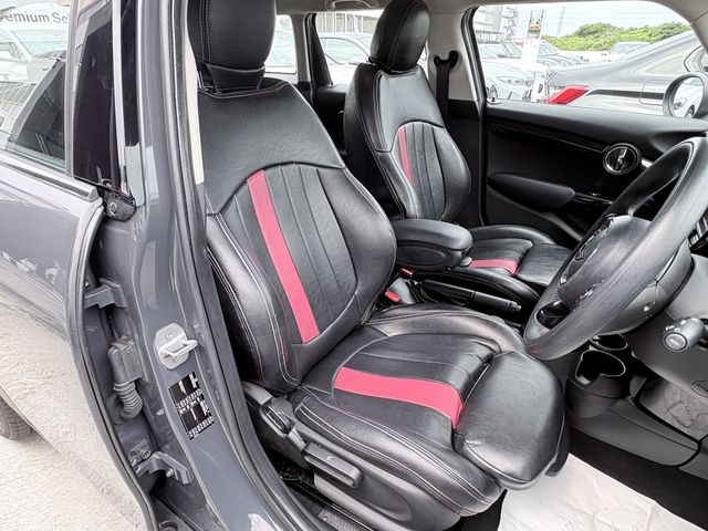 BMW MINI COOPER S 5DOOR 2019 Image 31