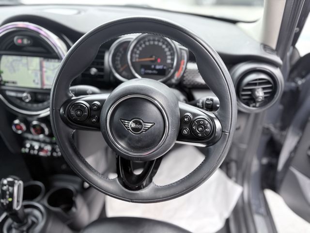 BMW MINI COOPER S 5DOOR 2019 Image 31