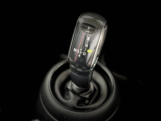 BMW MINI COOPER S 5DOOR 2019 Image 31