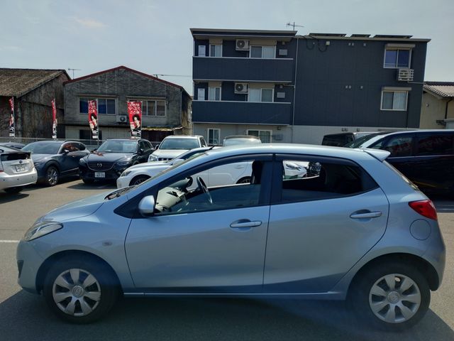 MAZDA DEMIO 2013 Image 31