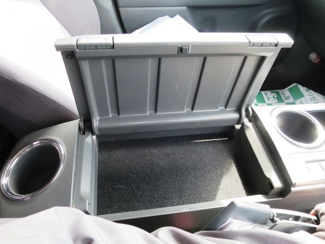 TOYOTA PRIUS ALPHA 2011 Image 31