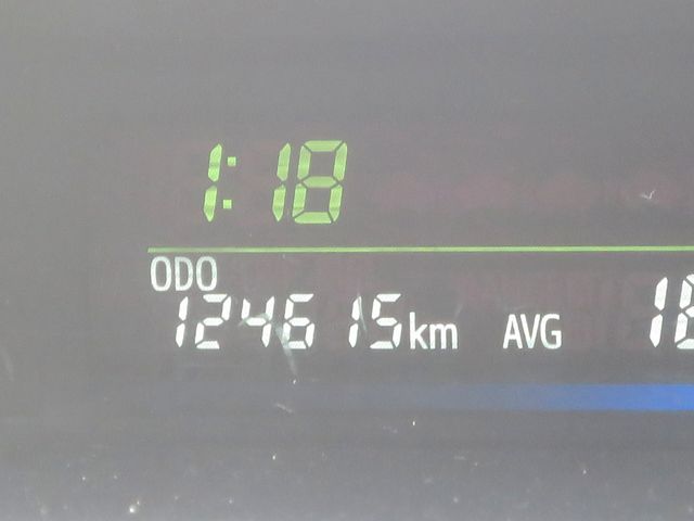 TOYOTA PRIUS ALPHA 2011 Image 31