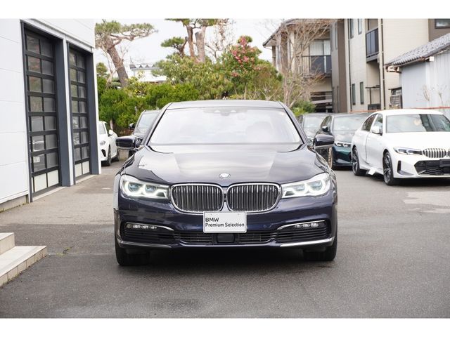BMW 7SERIES 2018 Image 31