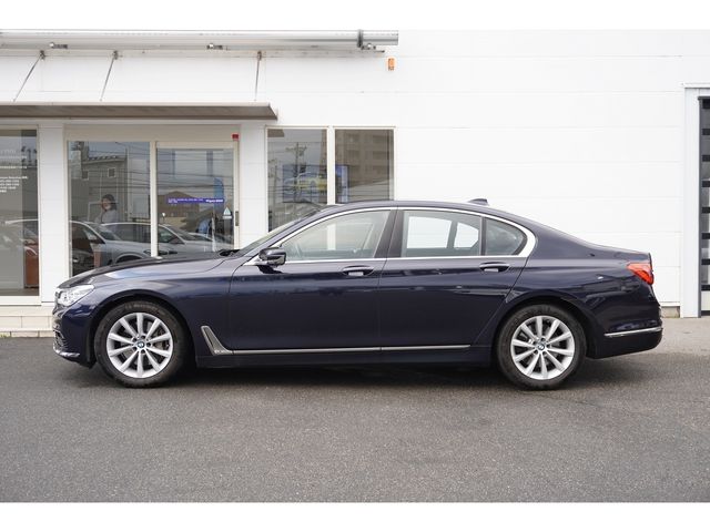 BMW 7SERIES 2018 Image 31