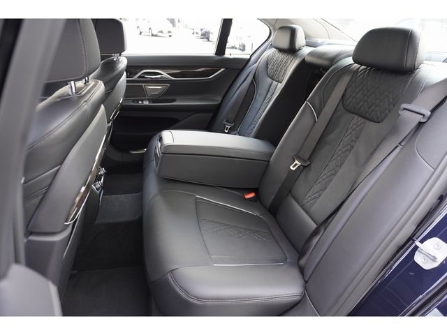 BMW 7SERIES 2018 Image 31