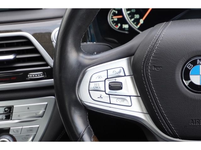 BMW 7SERIES 2018 Image 31