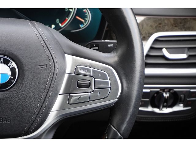 BMW 7SERIES 2018 Image 31