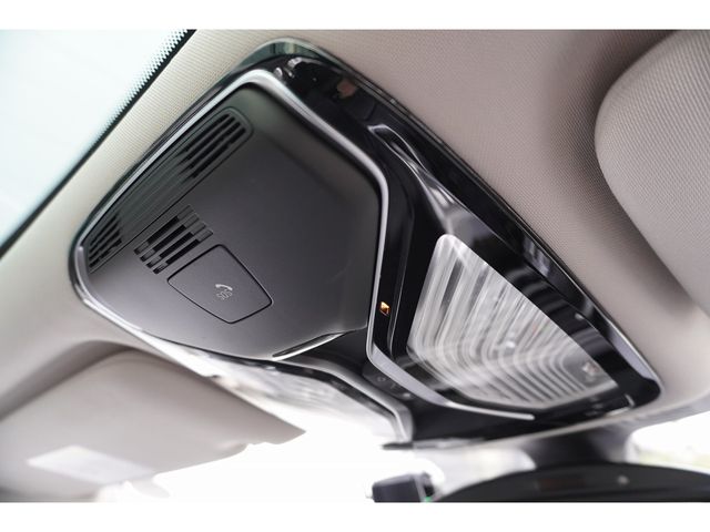 BMW 7SERIES 2018 Image 31