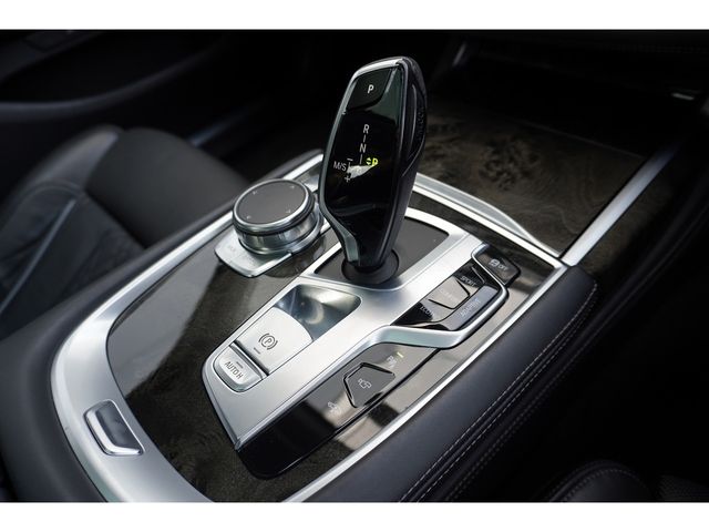 BMW 7SERIES 2018 Image 31