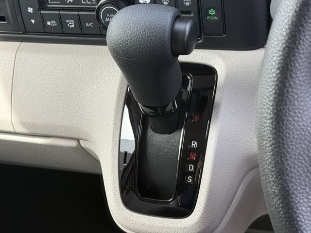 HONDA N BOX 2025 Image 31