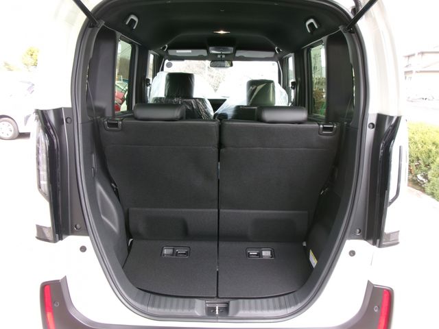 HONDA N BOX CUSTOM 4WD 2026 Image 31