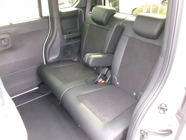 HONDA N BOX CUSTOM 4WD 2026 Image 31