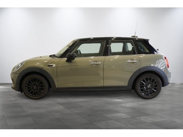 BMW MINI COOPER D 5DOOR 2019 Image 31