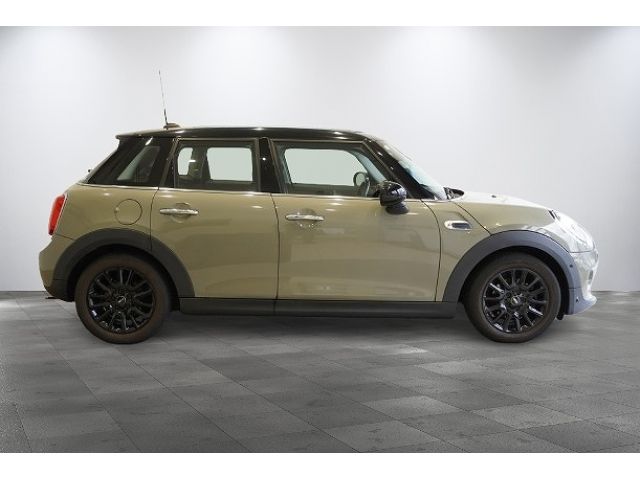 BMW MINI COOPER D 5DOOR 2019 Image 31