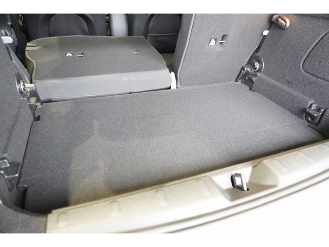 BMW MINI COOPER D 5DOOR 2019 Image 31