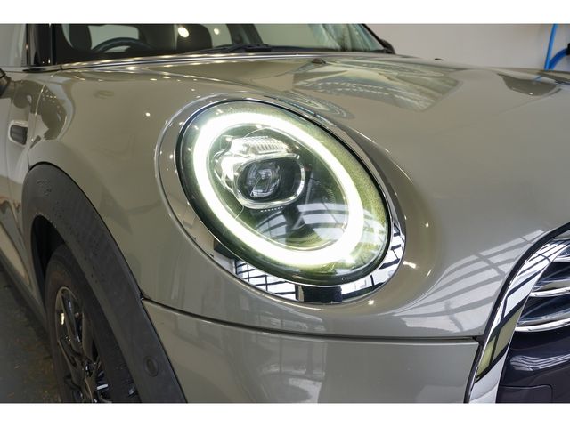 BMW MINI COOPER D 5DOOR 2019 Image 31