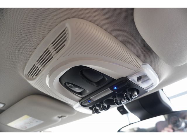 BMW MINI COOPER D 5DOOR 2019 Image 31