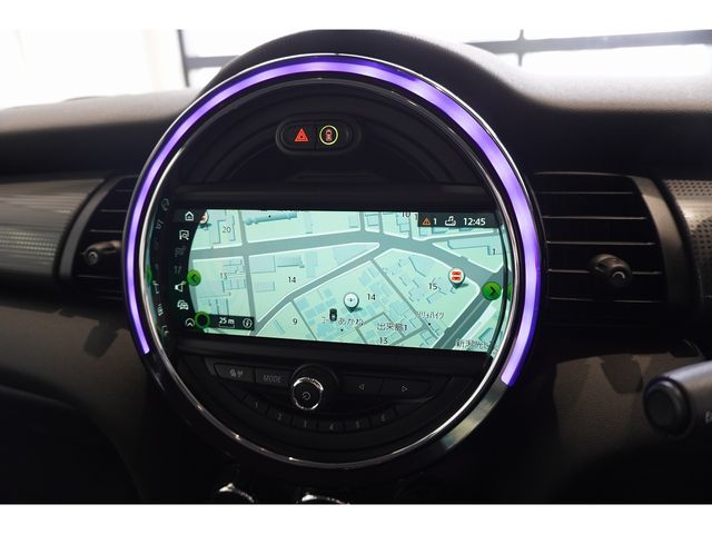 BMW MINI COOPER D 5DOOR 2019 Image 31