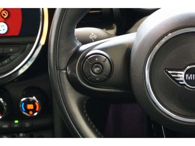 BMW MINI COOPER D 5DOOR 2019 Image 31