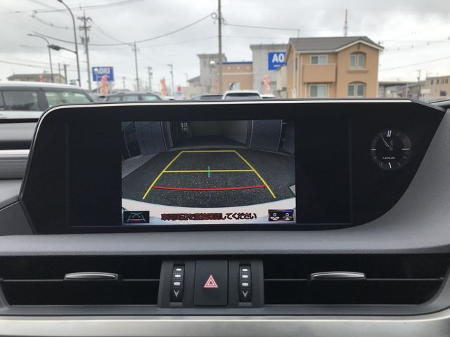 TOYOTA LEXUS ES300H 2019 Image 31