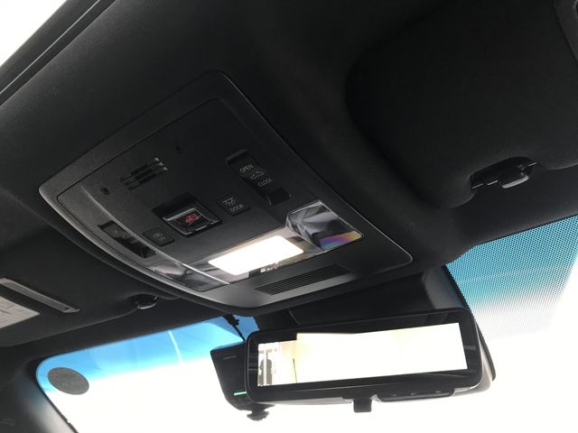 TOYOTA LEXUS ES300H 2019 Image 31