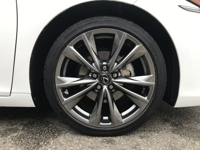 TOYOTA LEXUS ES300H 2019 Image 31