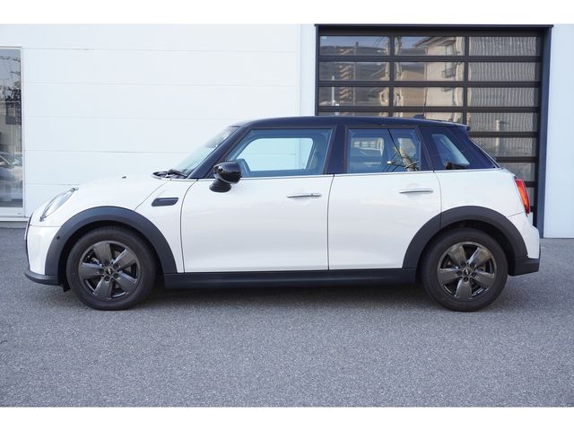 BMW MINI COOPER 5DOOR 2023 Image 31