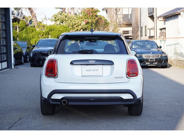 BMW MINI COOPER 5DOOR 2023 Image 31