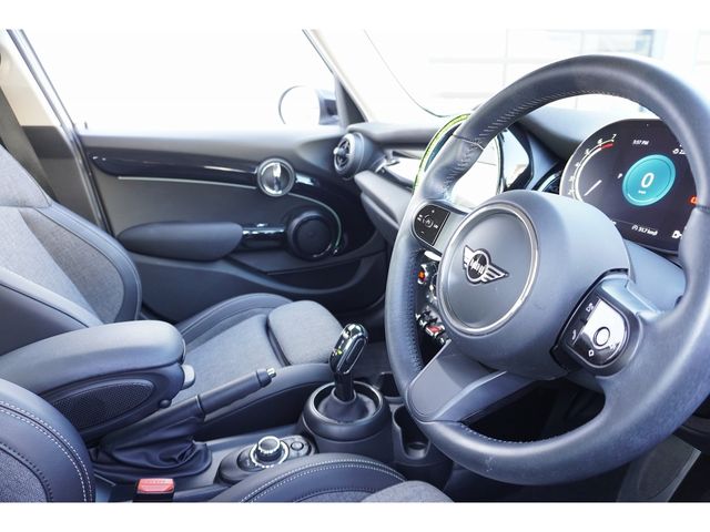 BMW MINI COOPER 5DOOR 2023 Image 31