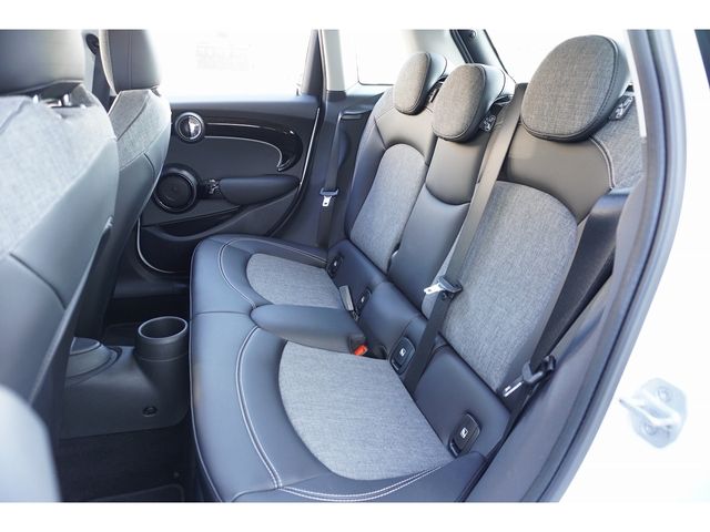 BMW MINI COOPER 5DOOR 2023 Image 31