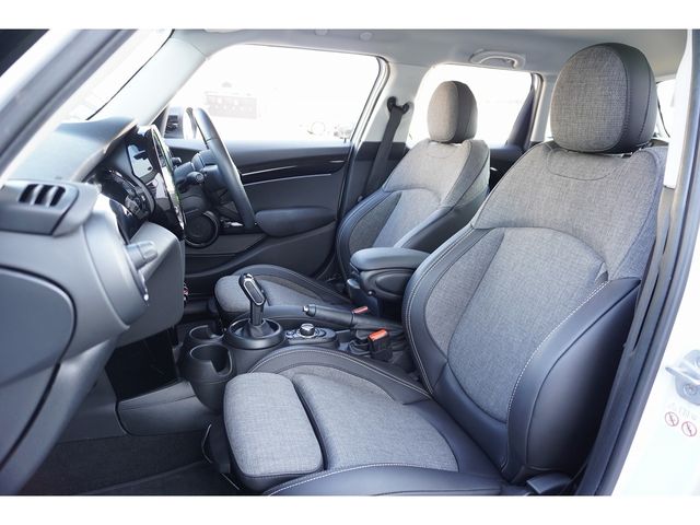 BMW MINI COOPER 5DOOR 2023 Image 31