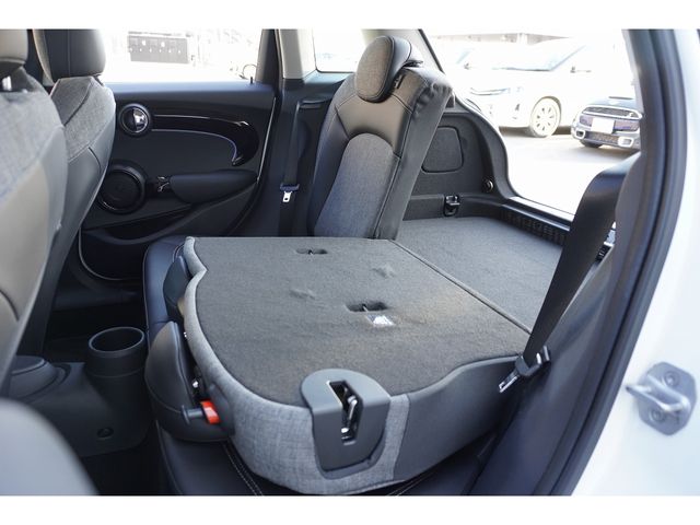 BMW MINI COOPER 5DOOR 2023 Image 31