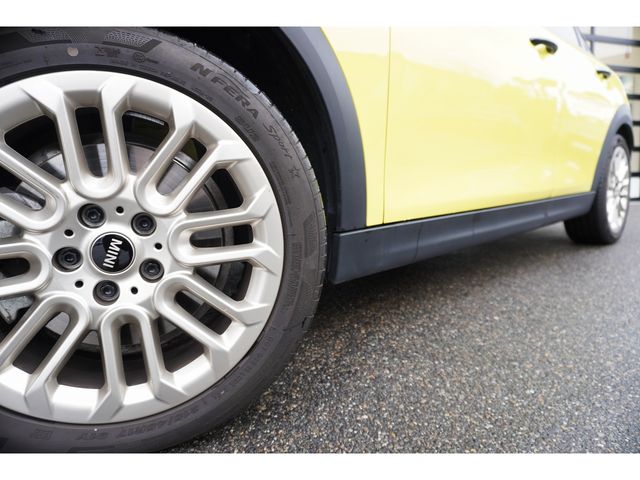 BMW MINI COOPER 5DOOR 2024 Image 31