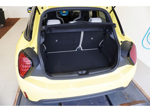 BMW MINI COOPER 5DOOR 2024 Image 31